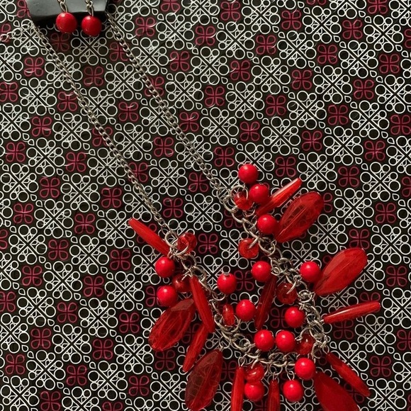 Necklace and matching Earrings - Picture 2 of 2